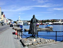 die Fischersfrau im Hafen von Kristiansund